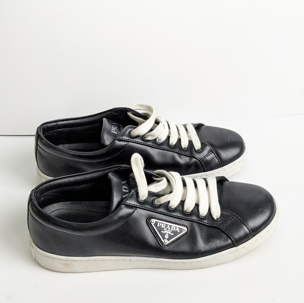 Prada Leather Sneaker in Nero